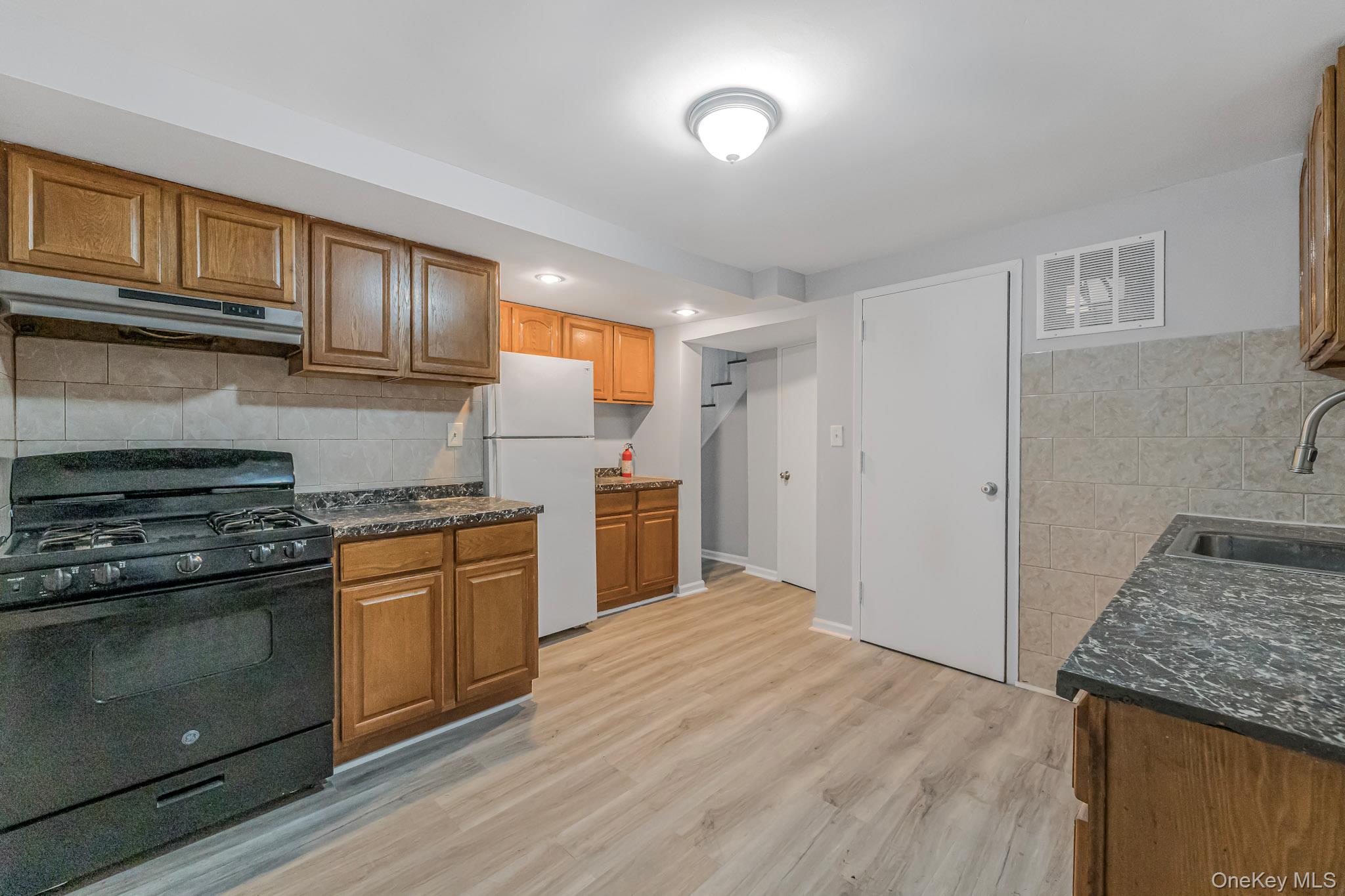 #15 photo, 95 Palisade Avenue, Yonkers , NY 10701