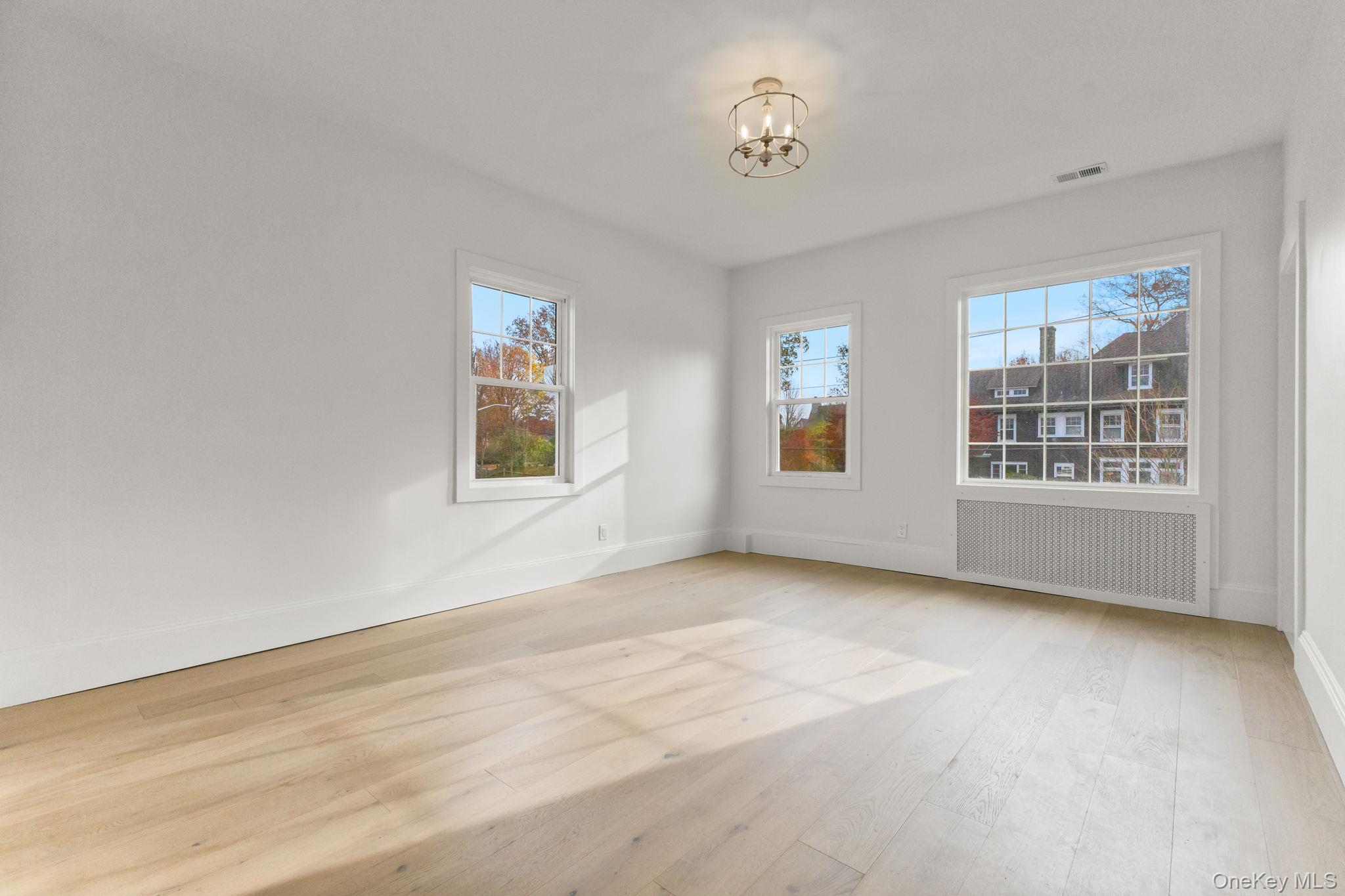 #20 photo, 158 Loring Avenue, Pelham , NY 10803