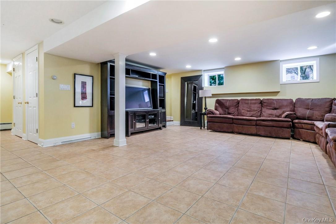 #12 photo, 111 Frank Avenue, Mamaroneck , NY 10543