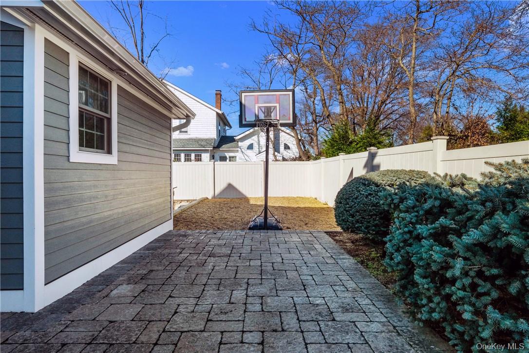 #18 photo, 111 Frank Avenue, Mamaroneck , NY 10543