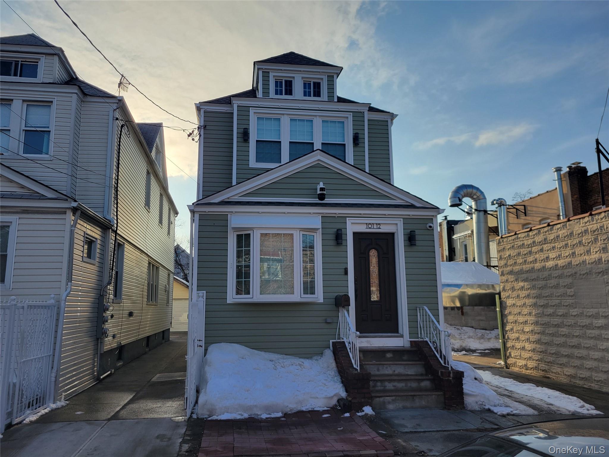 #2 photo, 101-12 108 Street, Richmond Hill , NY 11419