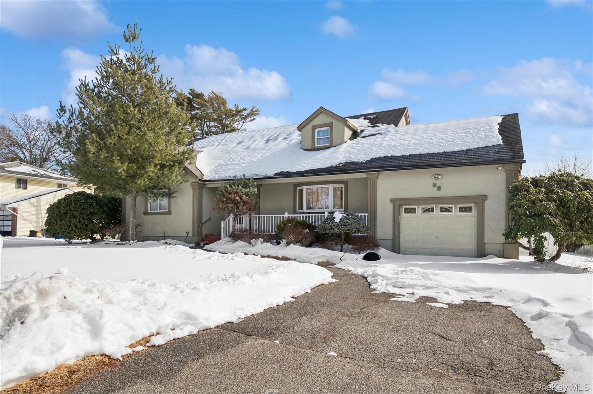 #2 photo, 35 Saint Johns Place, West Babylon , NY 11704