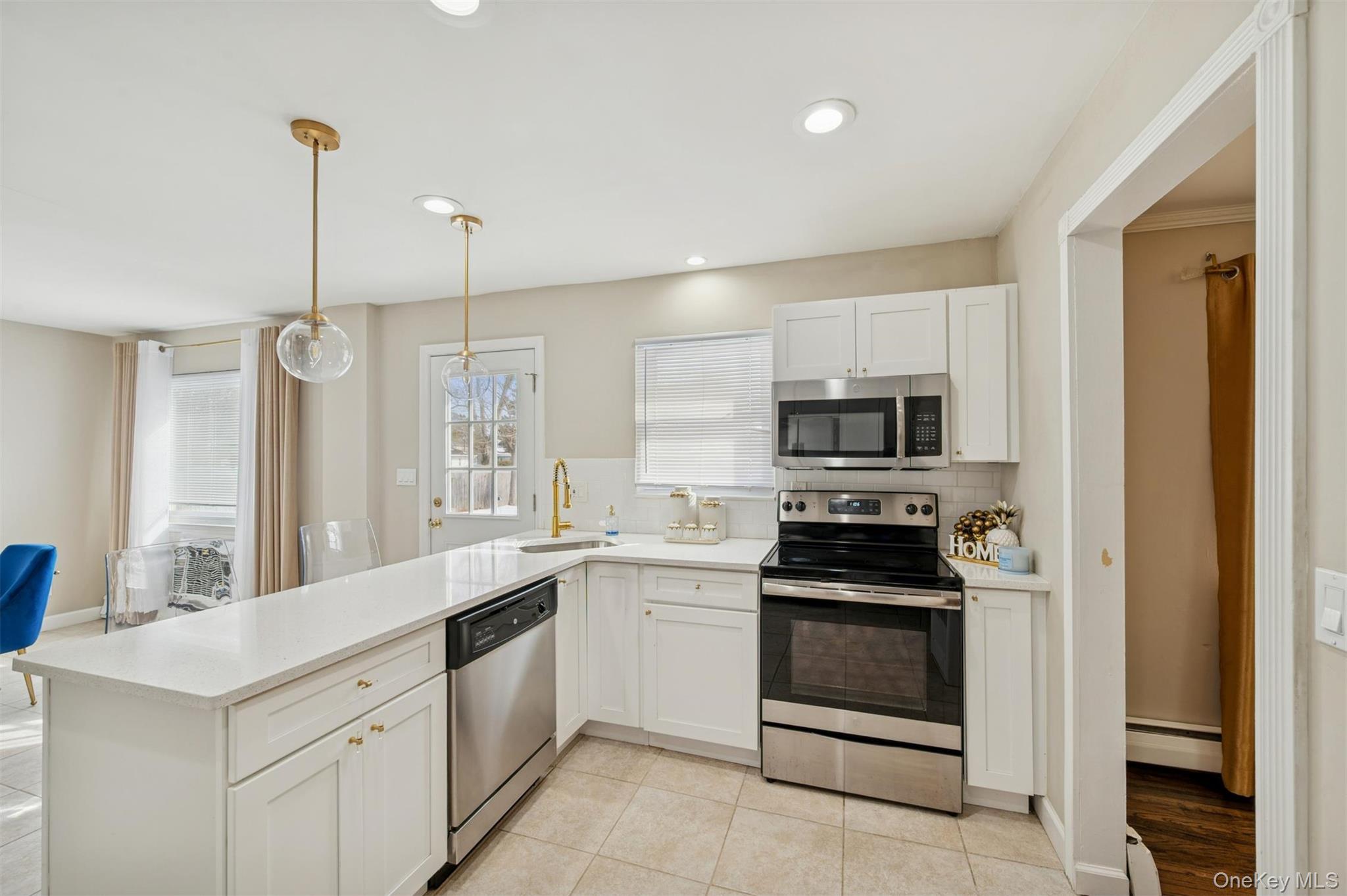 #8 photo, 35 Saint Johns Place, West Babylon , NY 11704