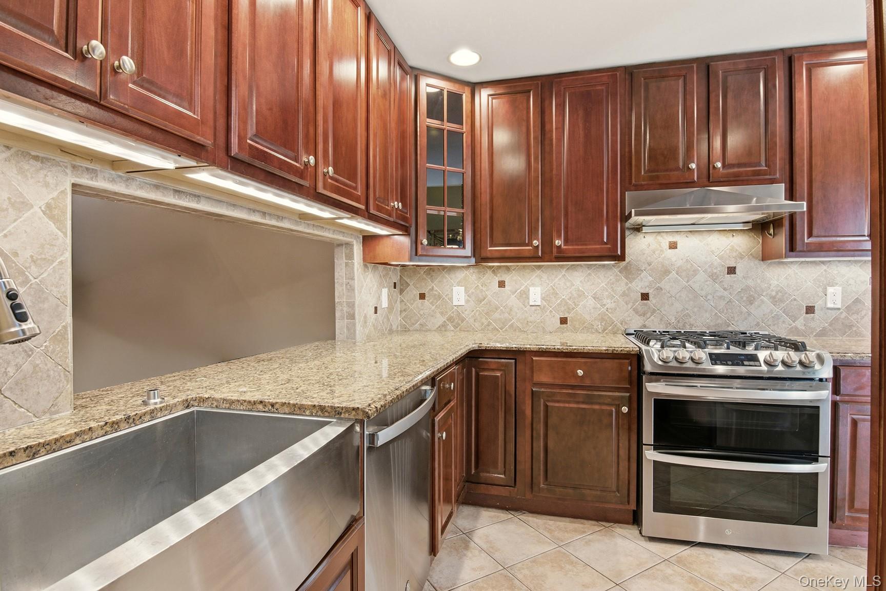 #13 photo, 67 Paddington Circle, 롱 아일랜드 Smithtown , NY 11787