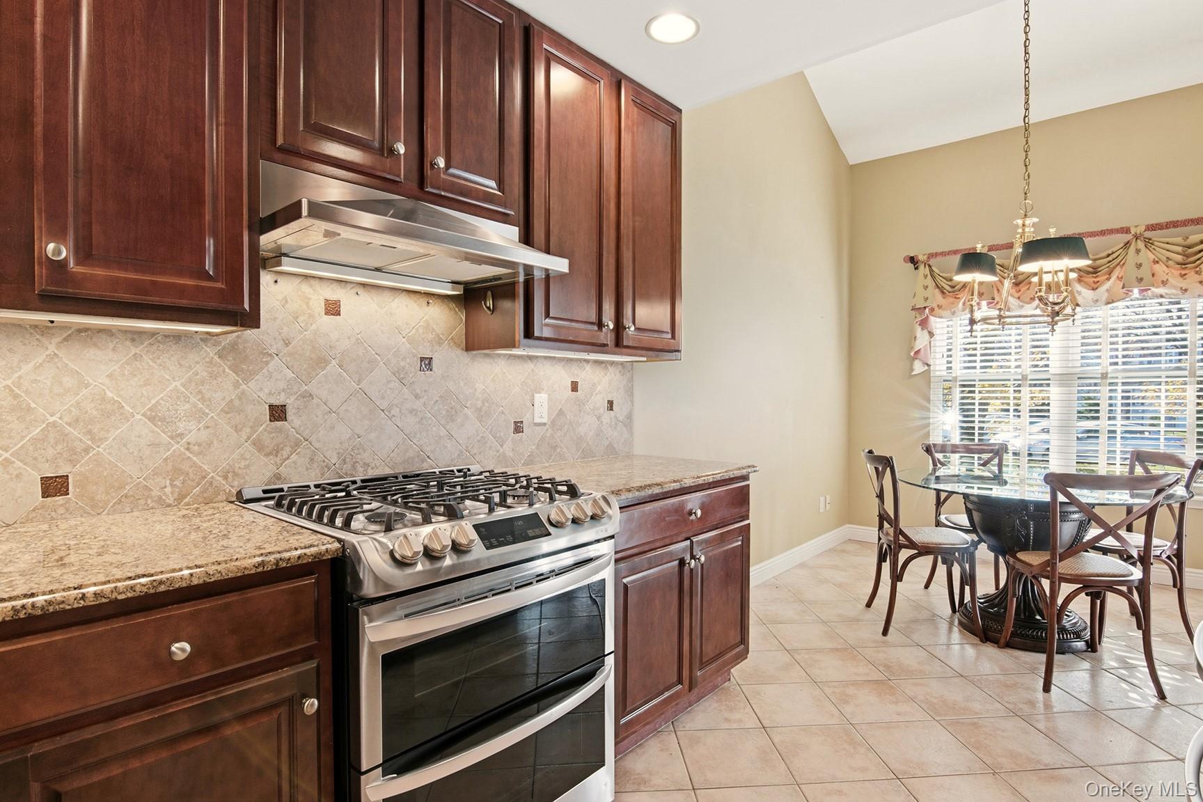 #14 photo, 67 Paddington Circle, 롱 아일랜드 Smithtown , NY 11787