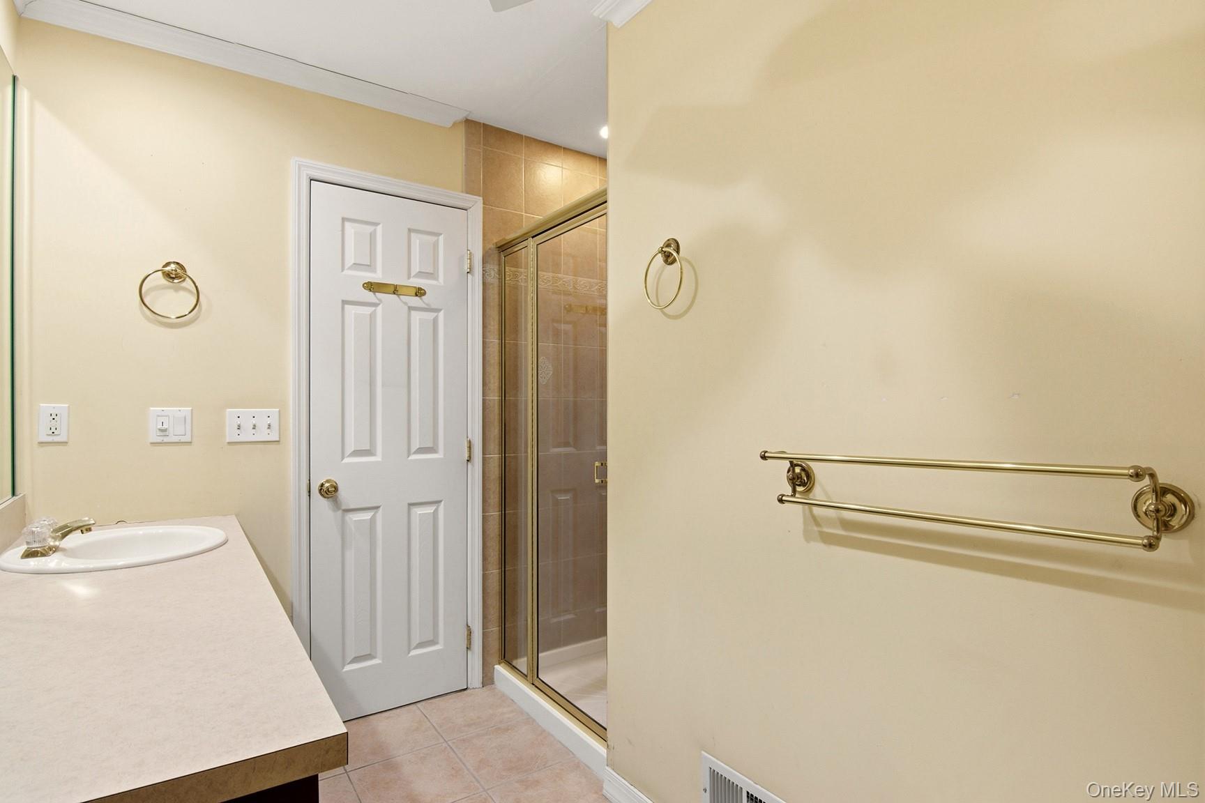 #16 photo, 67 Paddington Circle, 롱 아일랜드 Smithtown , NY 11787