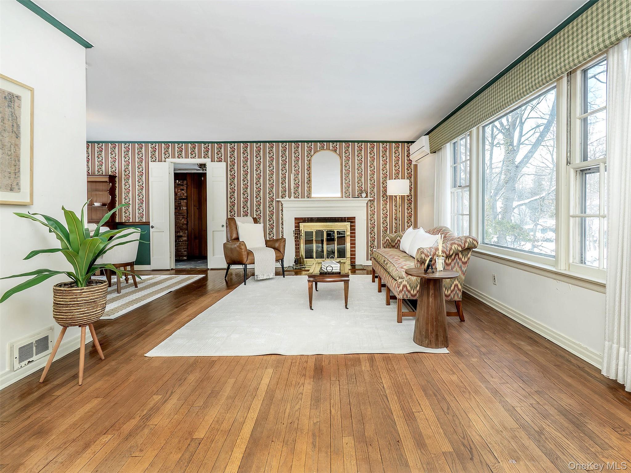 #4 photo, 24 Orchard Farm Road, Port Washington , NY 11050