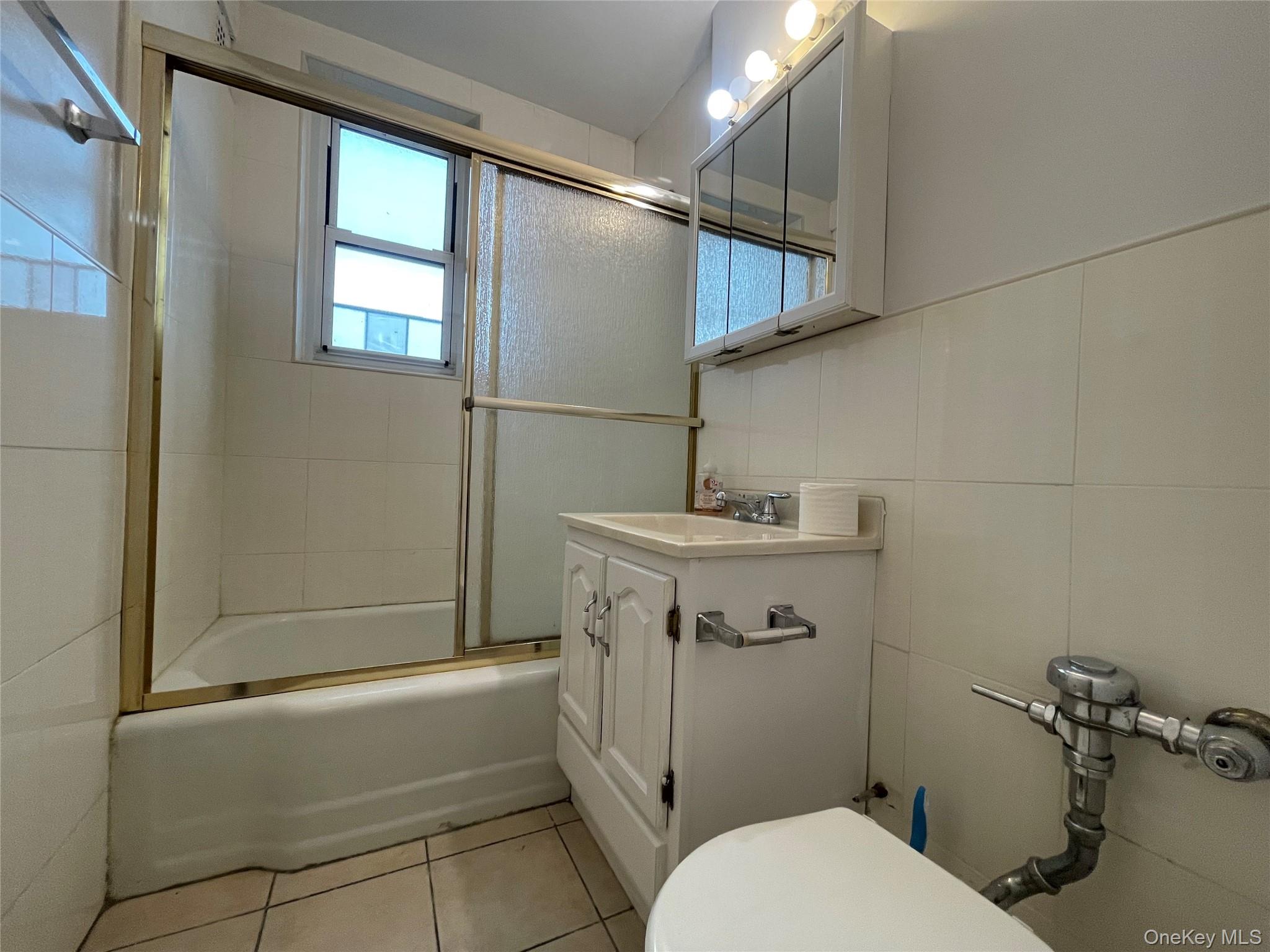 #8 photo, 66-01 E Burns Street, Forest Hills , NY 11375