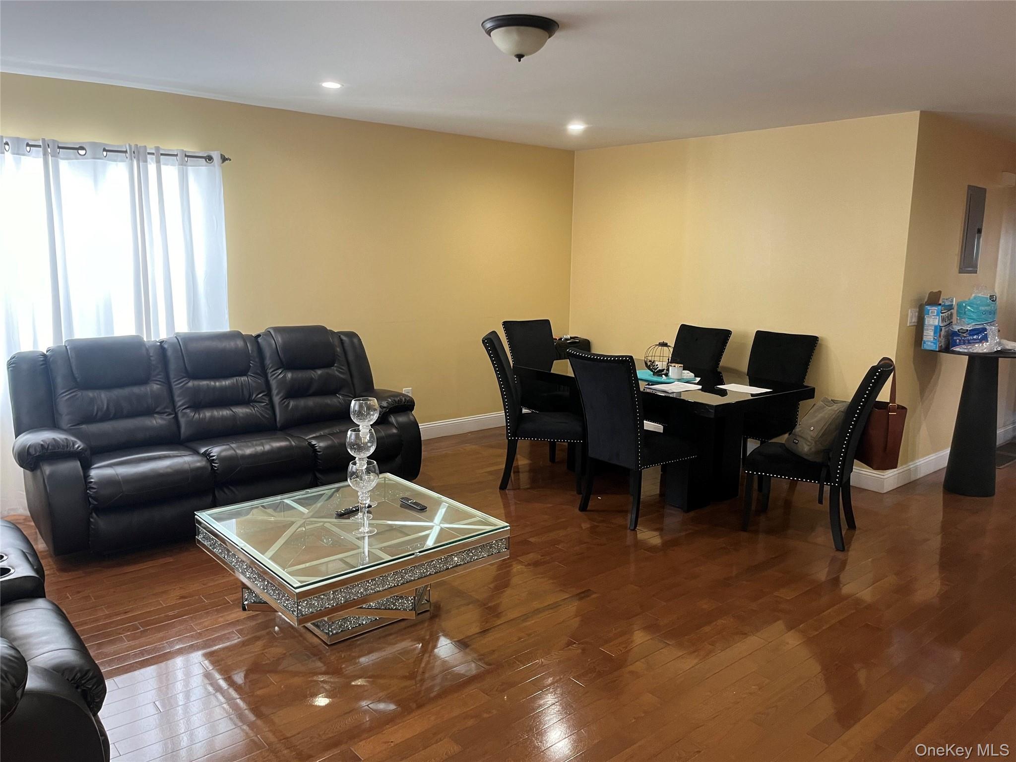 #4 photo, 547 S 11th Avenue, 뉴욕주 Mount Vernon , NY 10550