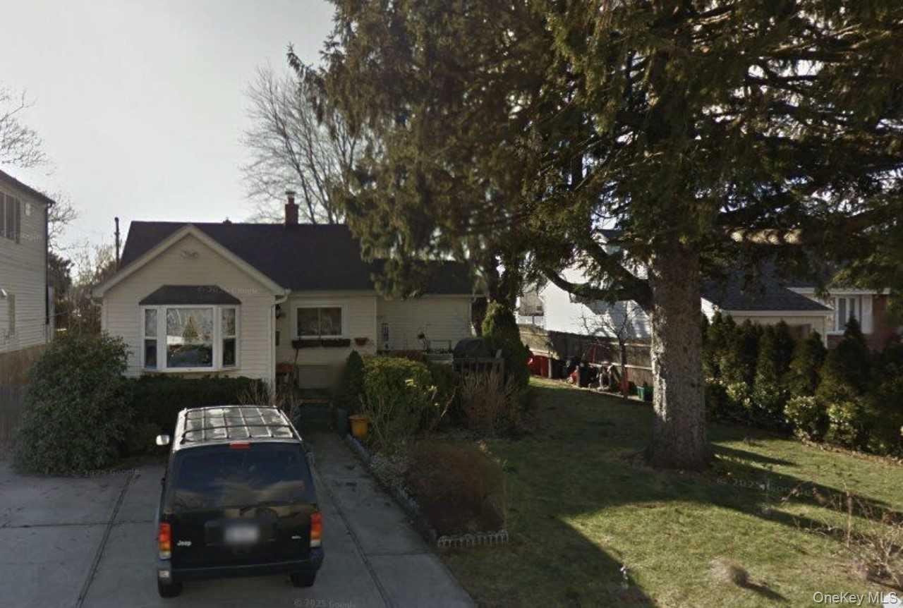 #1 photo, 2452 Coolidge Avenue, North Bellmore , NY 11710