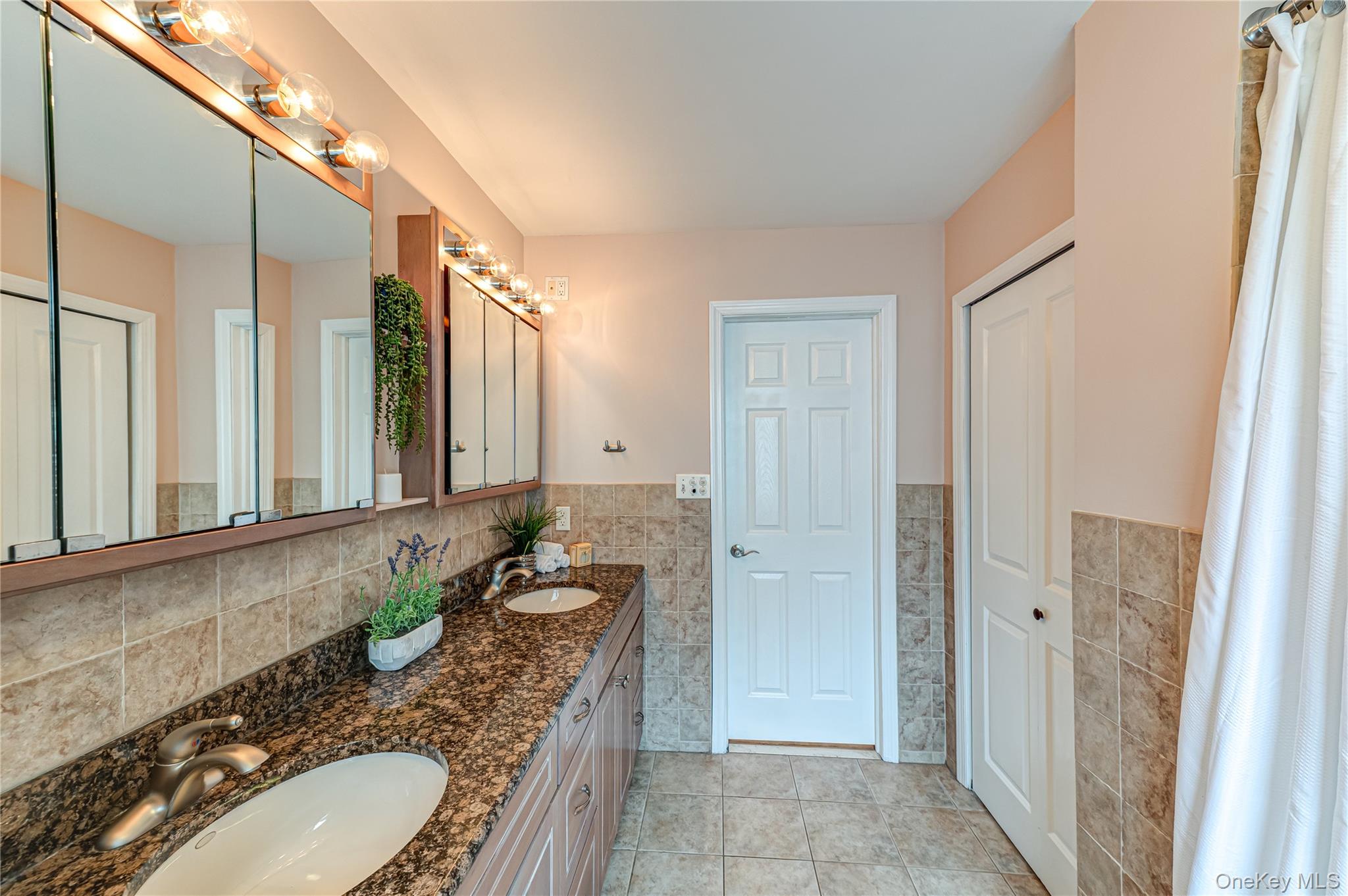 #12 photo, 2452 Coolidge Avenue, ناسو North Bellmore , NY 11710