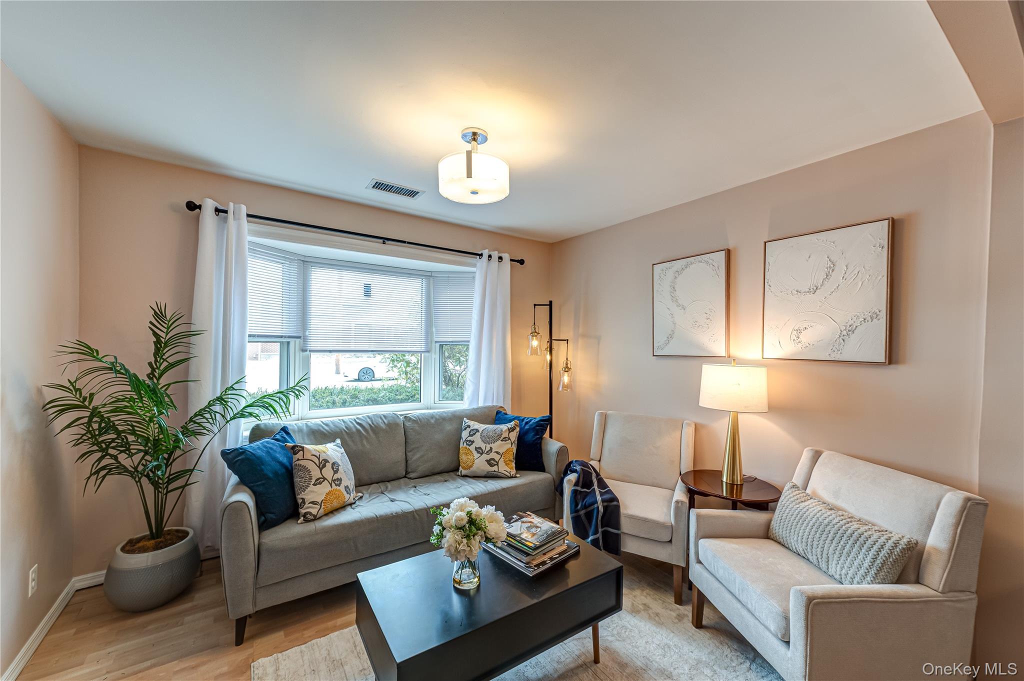 #2 photo, 2452 Coolidge Avenue, ناسو North Bellmore , NY 11710