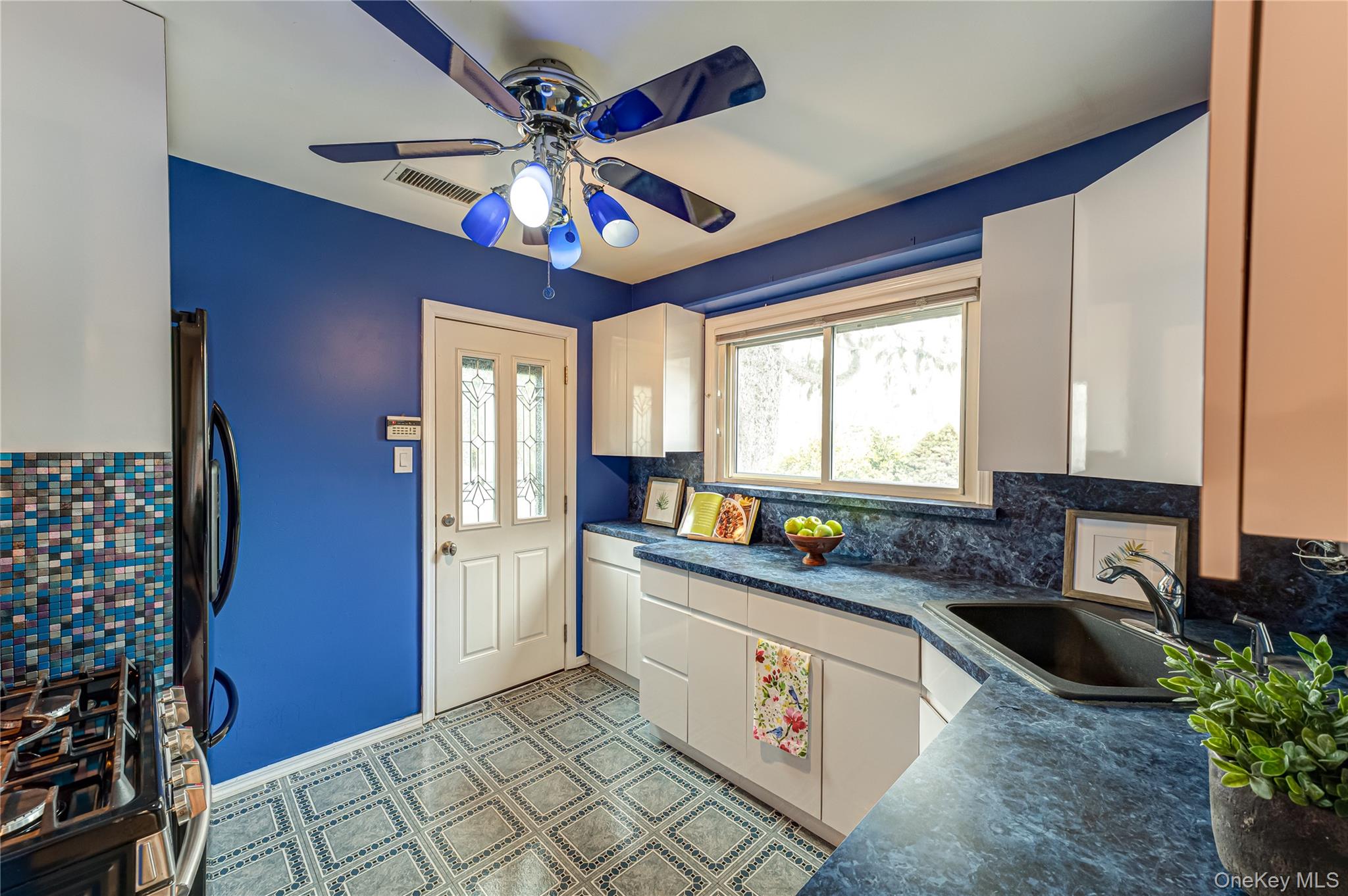 #6 photo, 2452 Coolidge Avenue, ناسو North Bellmore , NY 11710