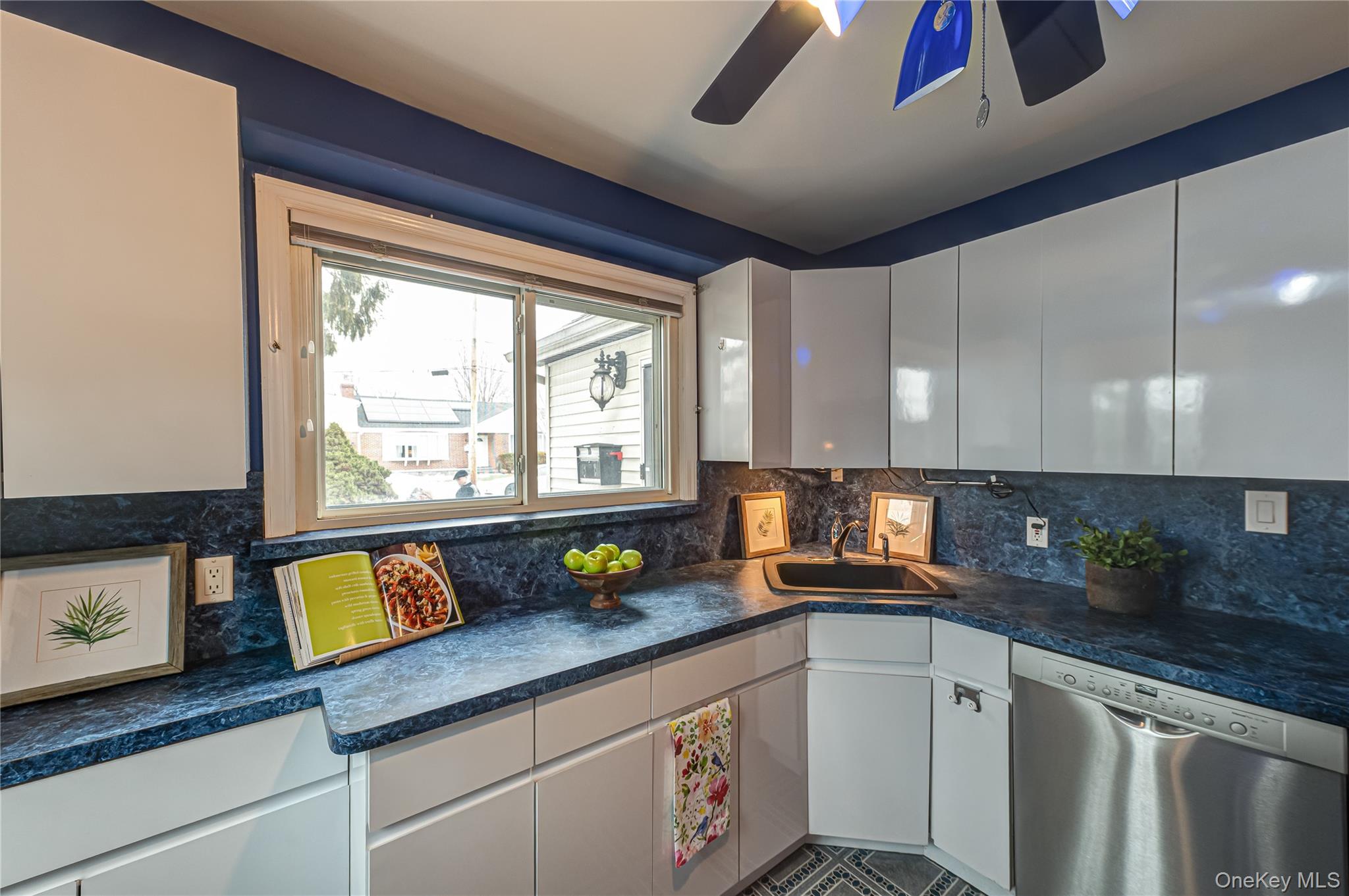 #7 photo, 2452 Coolidge Avenue, ناسو North Bellmore , NY 11710