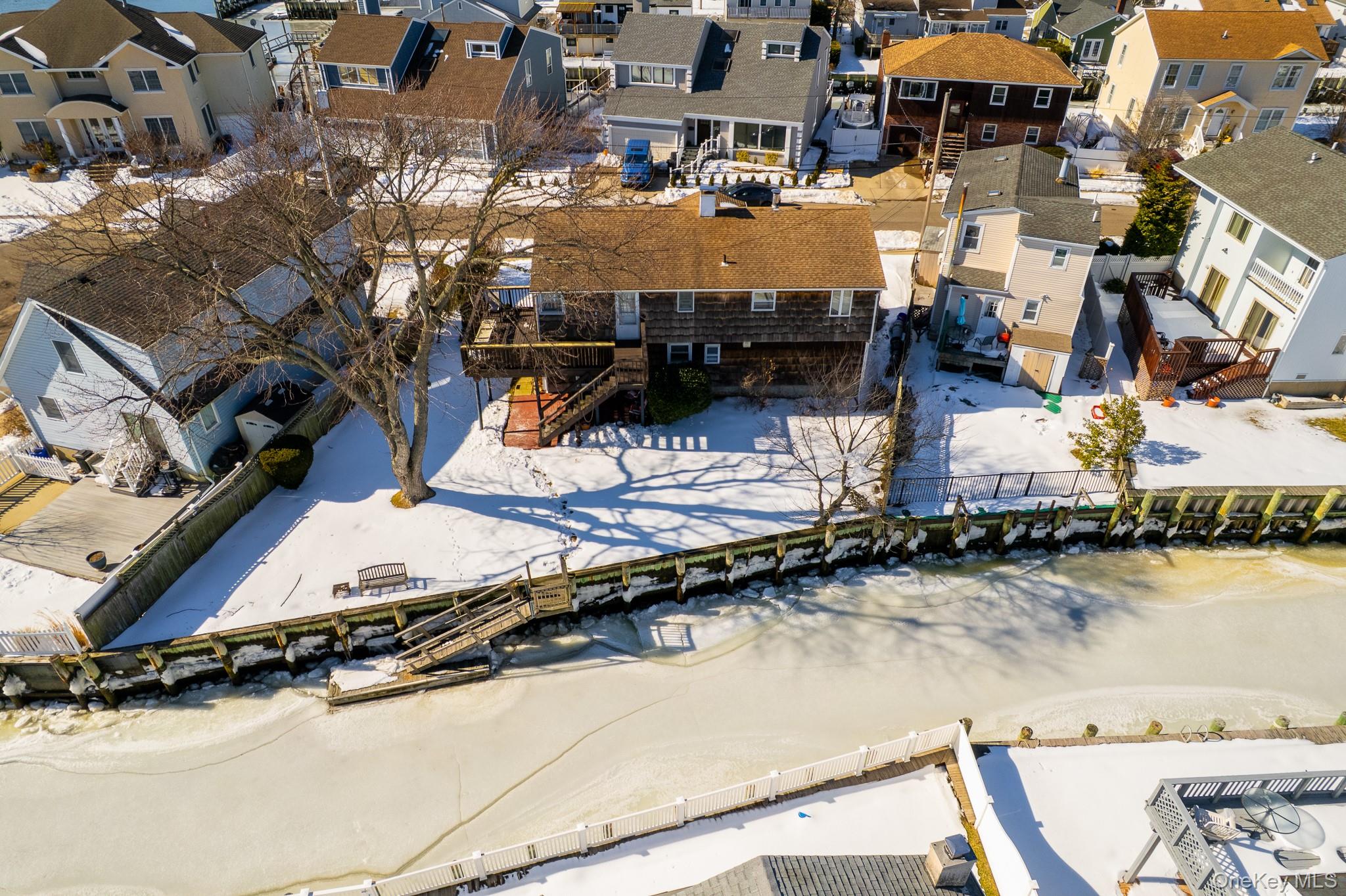 #2 photo, 711 S Bayview Avenue, Freeport , NY 11520