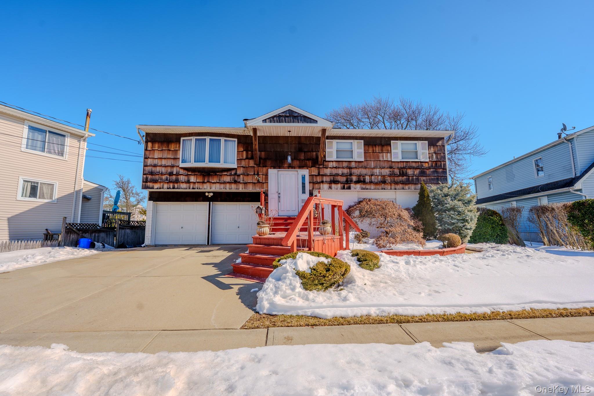 #5 photo, 711 S Bayview Avenue, Freeport , NY 11520