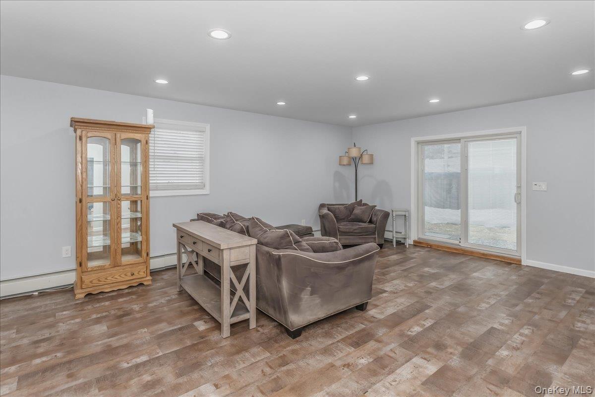 #6 photo, 30 Echo Lane, Levittown , NY 11756