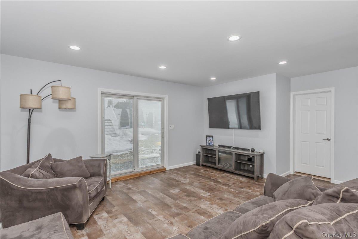 #8 photo, 30 Echo Lane, Levittown , NY 11756