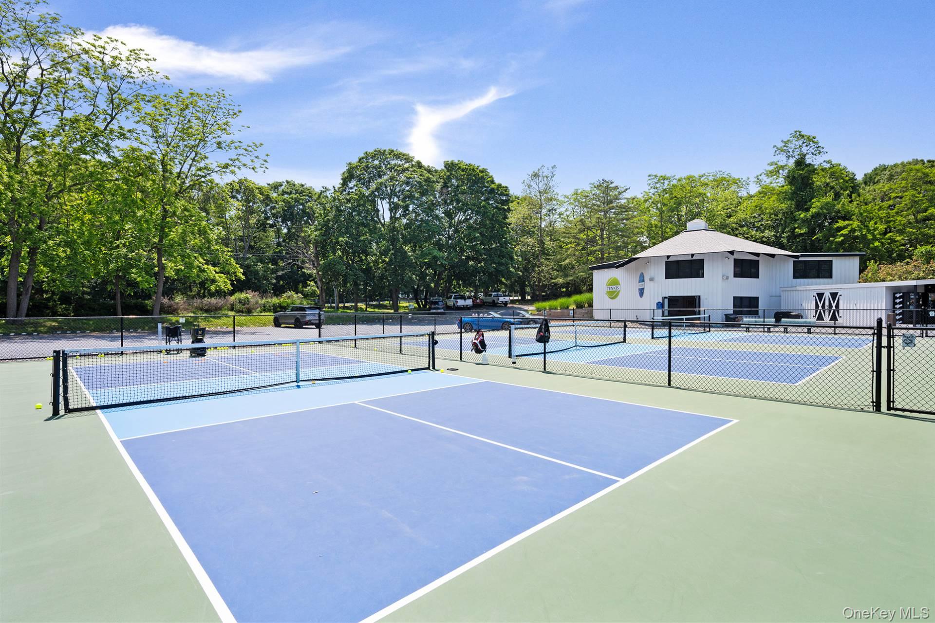 #11 photo, 142 Montauk Highway, Westhampton , NY 11977