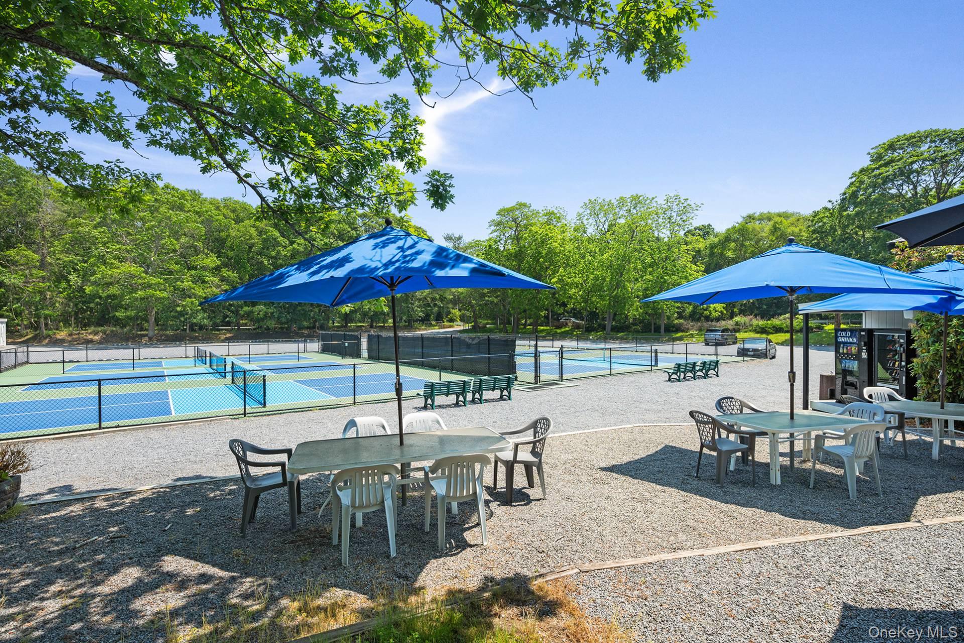 #13 photo, 142 Montauk Highway, Westhampton , NY 11977