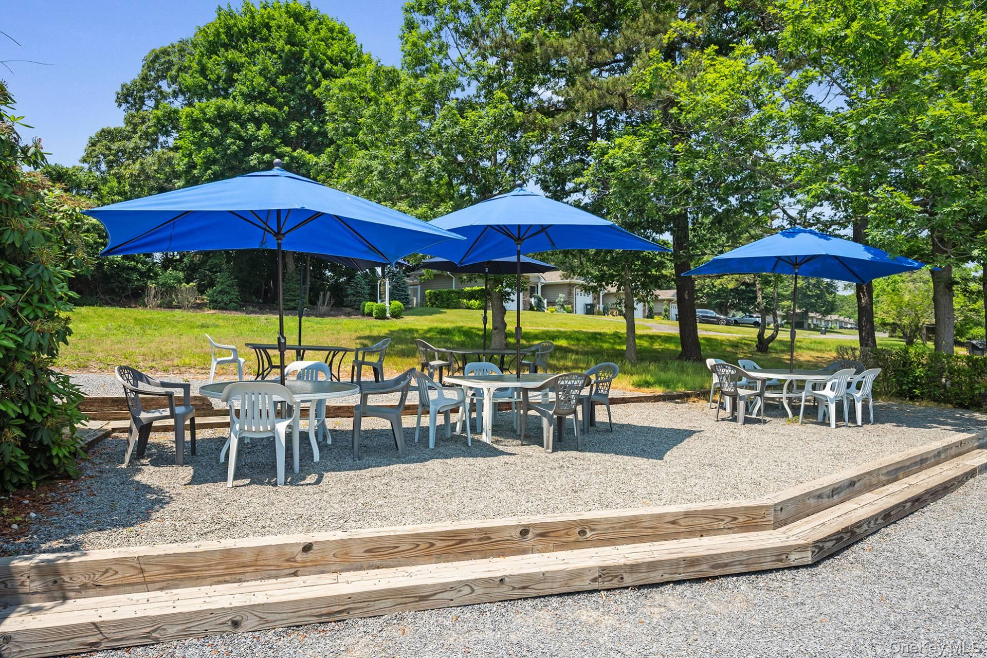 #15 photo, 142 Montauk Highway, Westhampton , NY 11977