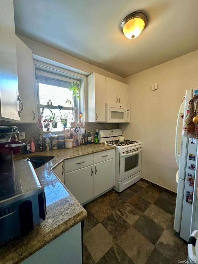 #5 photo, 97-07 63 Road, كوينز Rego Park , NY 11374