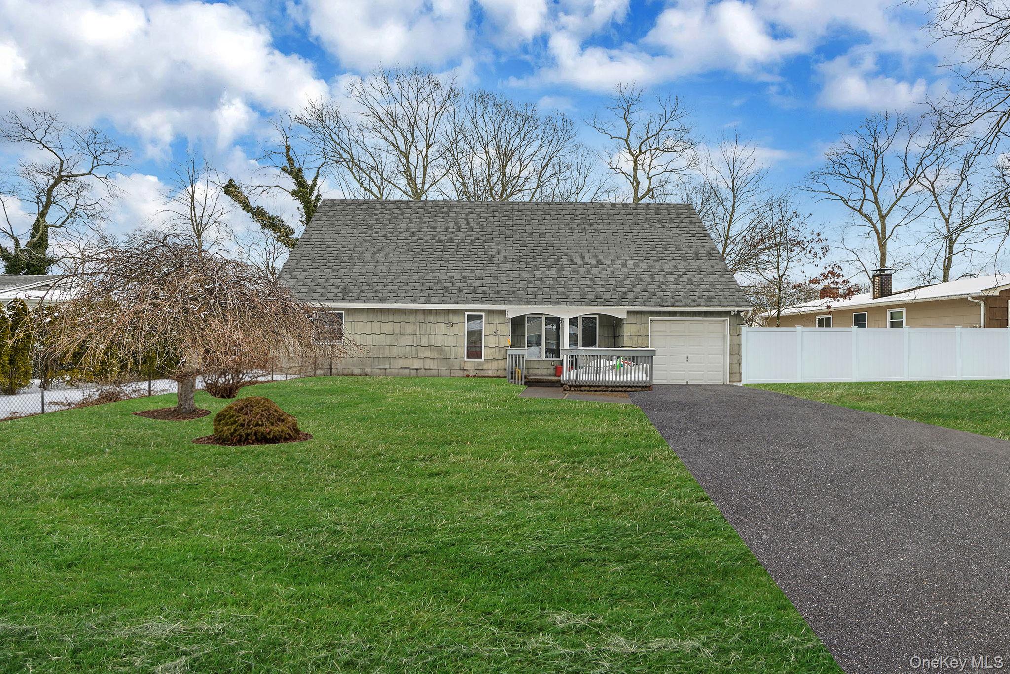 #2 photo, 47 Holiday Boulevard, Center Moriches , NY 11934