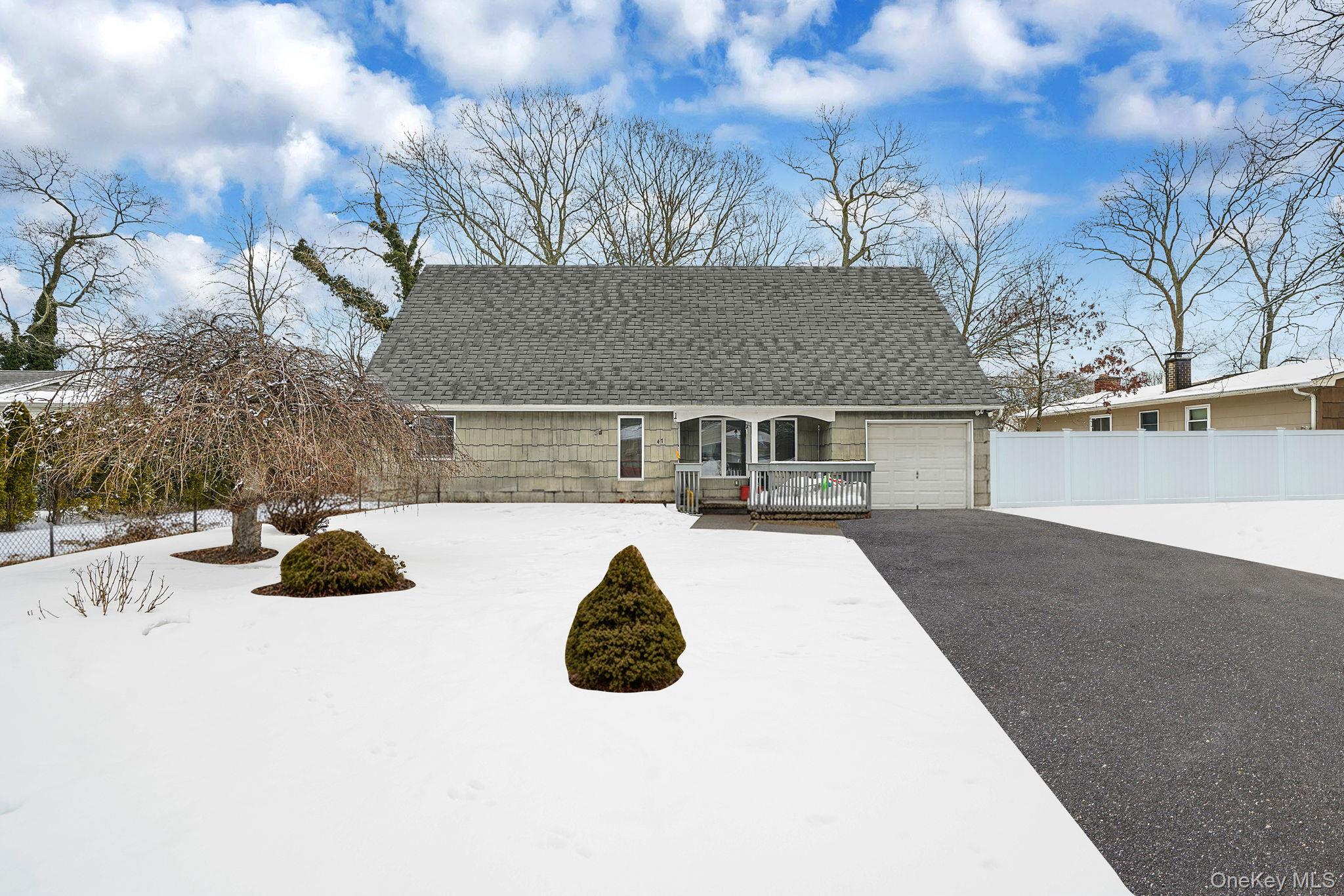 #5 photo, 47 Holiday Boulevard, Center Moriches , NY 11934