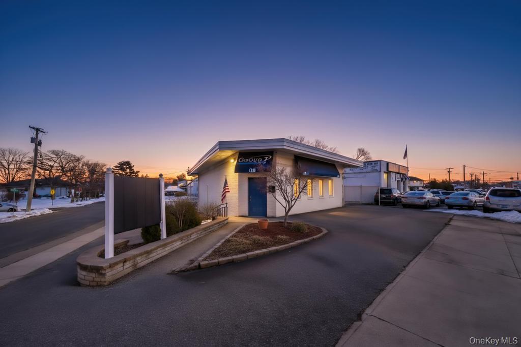 #1 photo, 600 Hicksville Road, Bethpage , NY 11714