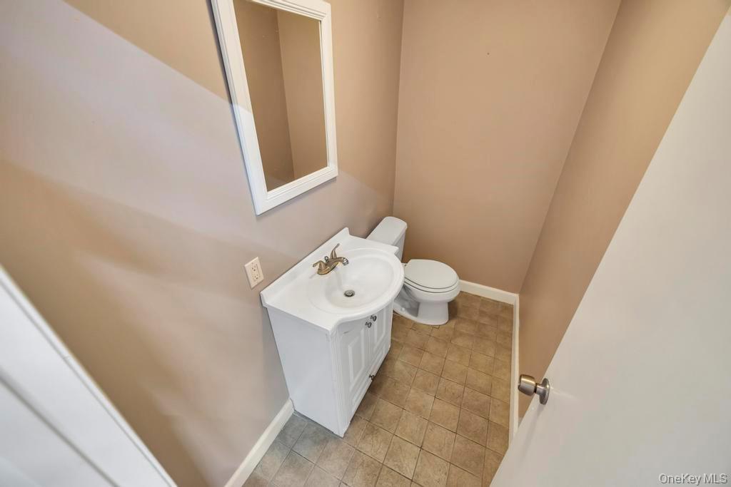 #13 photo, 600 Hicksville Road, Bethpage , NY 11714