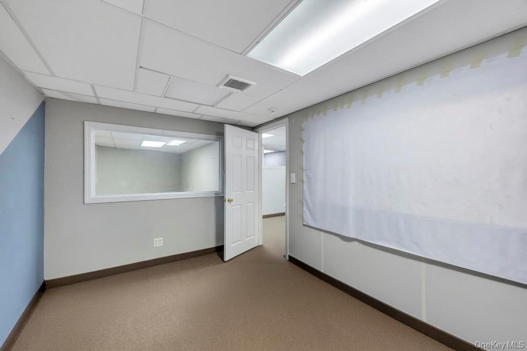 #16 photo, 600 Hicksville Road, Bethpage , NY 11714