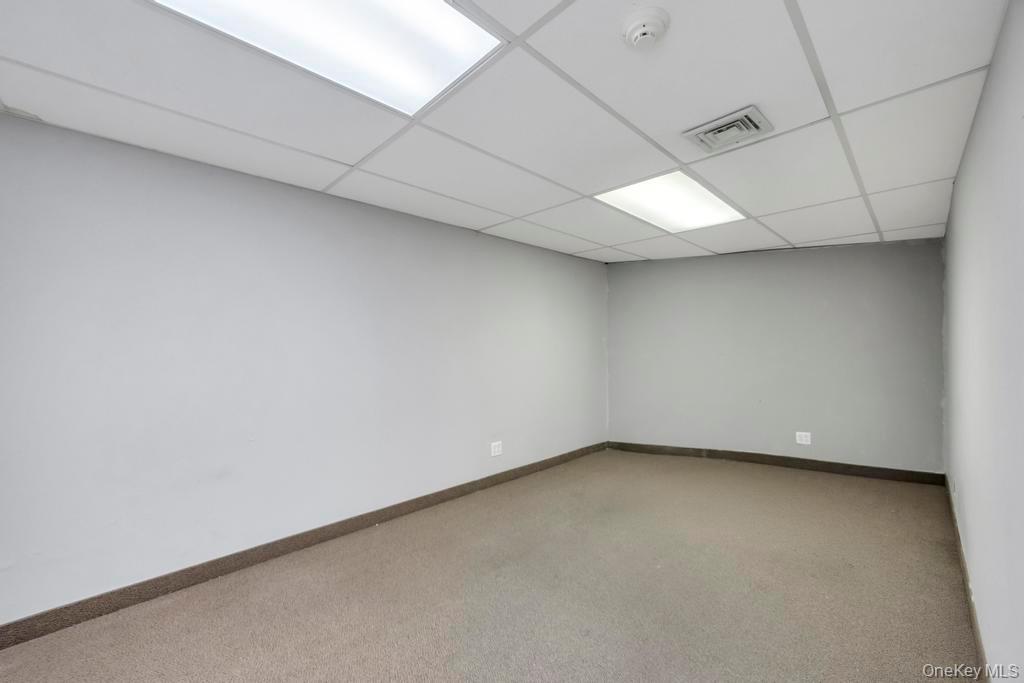 #17 photo, 600 Hicksville Road, Bethpage , NY 11714