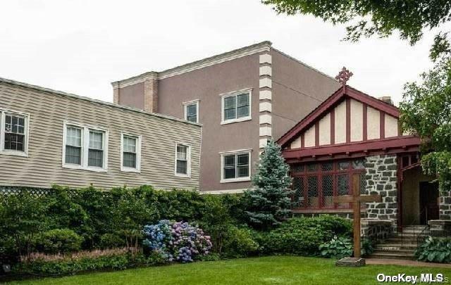 #13 photo, 328A Main Street, Huntington , NY 11743