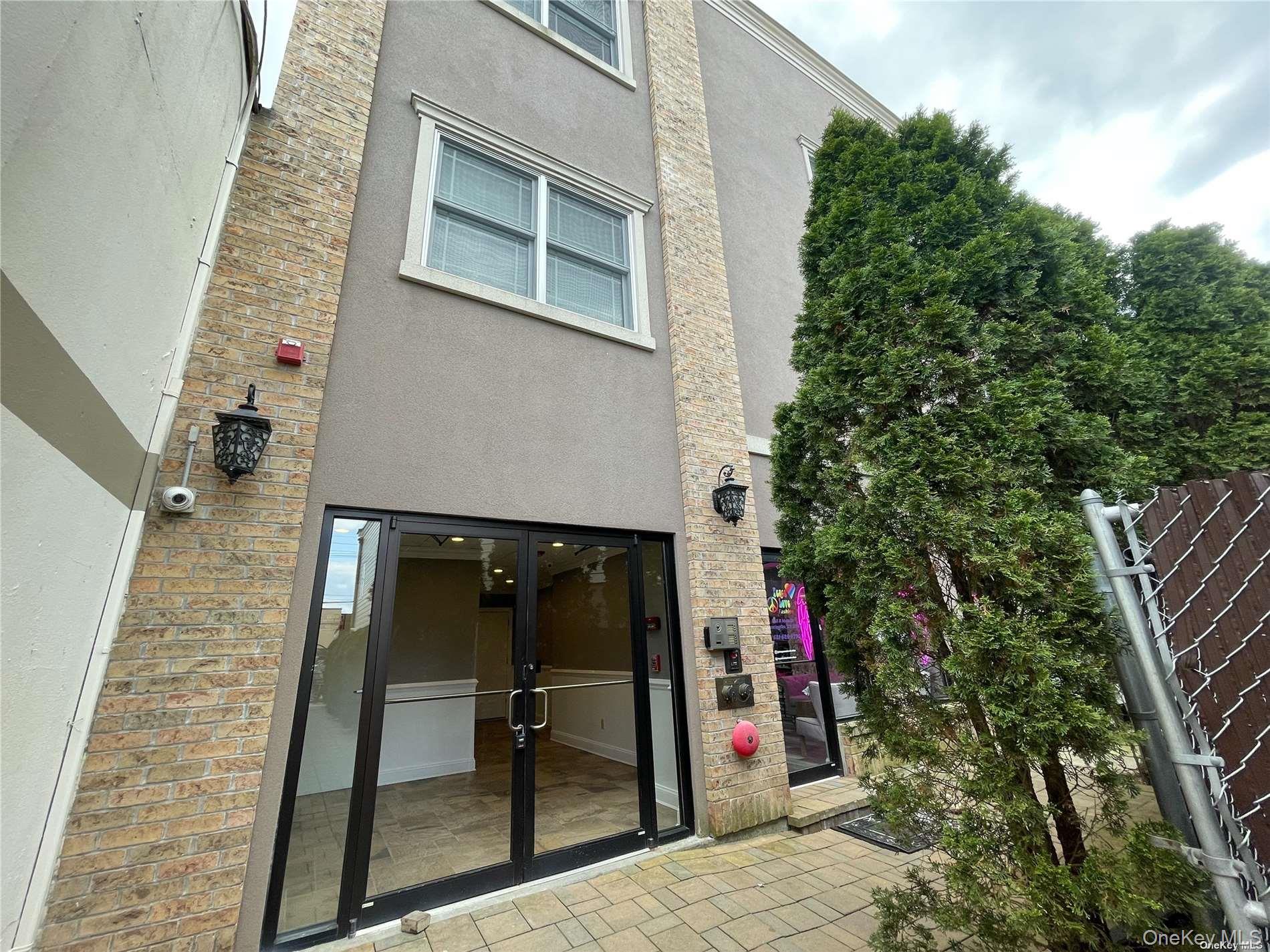 #14 photo, 328A Main Street, Huntington , NY 11743