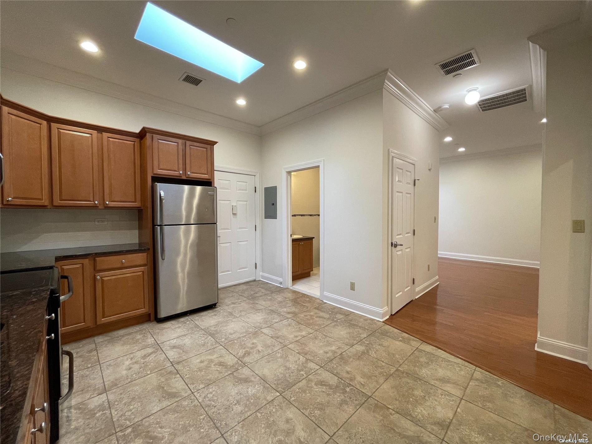 #3 photo, 328A Main Street, Huntington , NY 11743