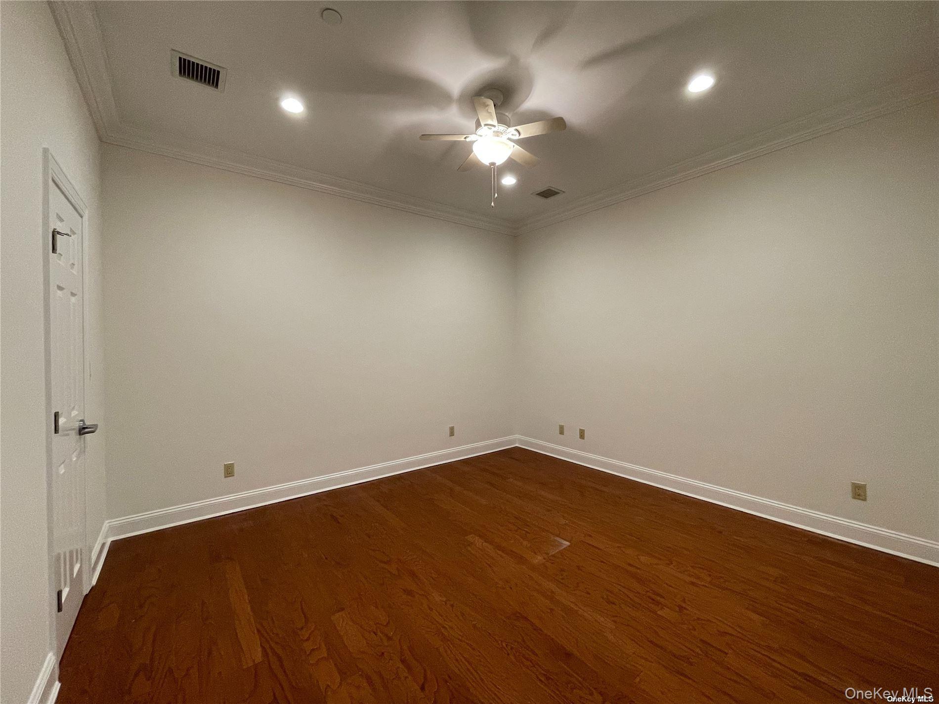 #6 photo, 328A Main Street, Huntington , NY 11743