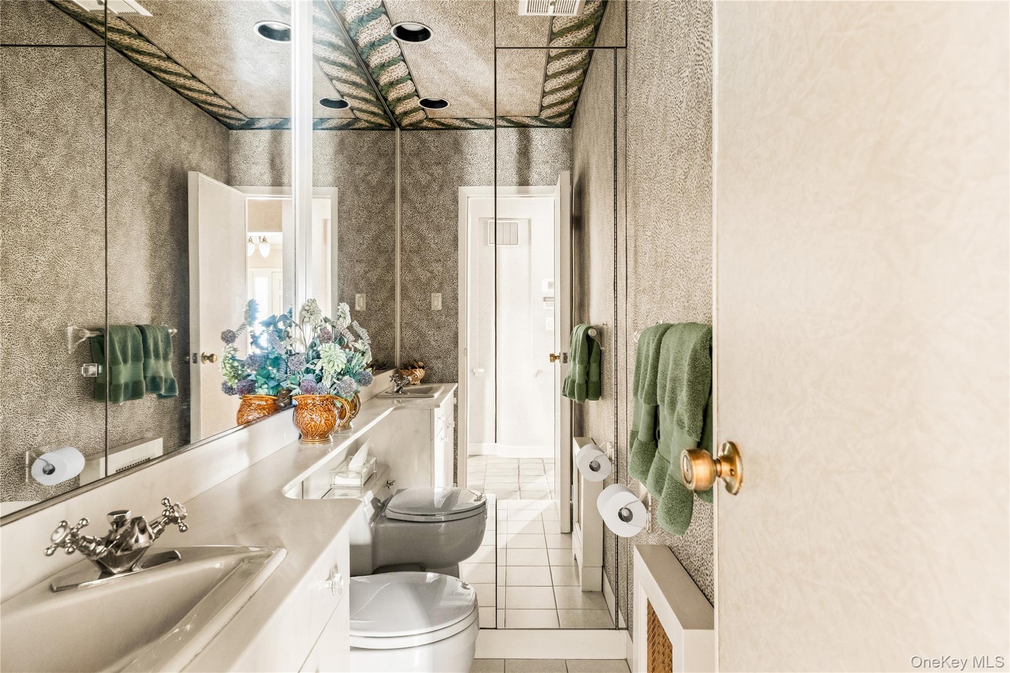 #10 photo, 9 Chester Drive, Great Neck , NY 11021