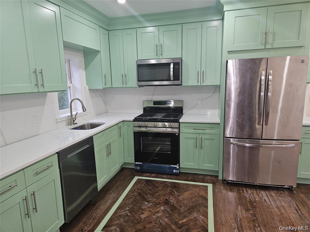 #2 photo, 94 Briggs Avenue, Yonkers , NY 10701