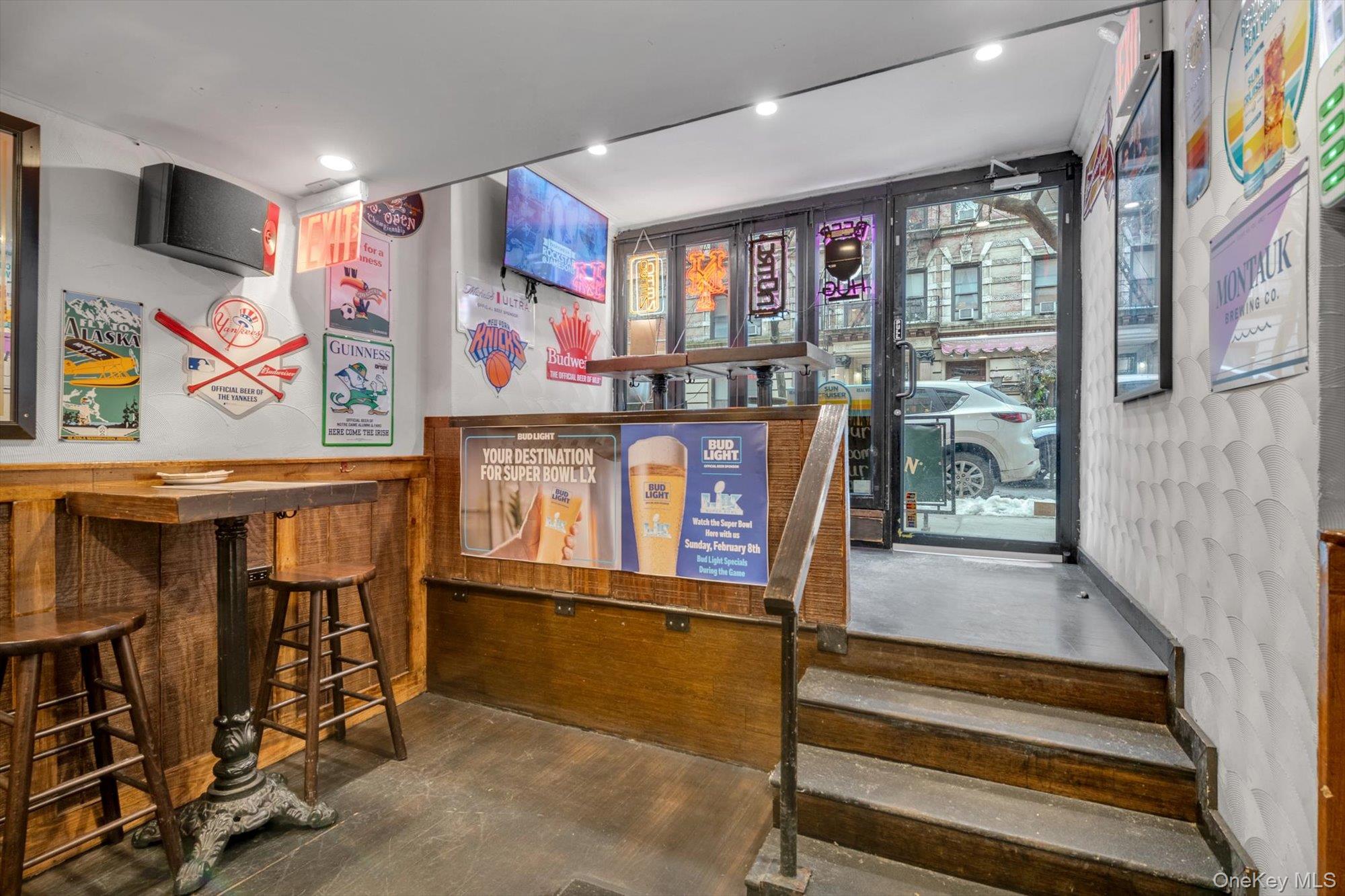 #3 photo, 247 E 50th Street, New York (Manhattan) , NY 10022