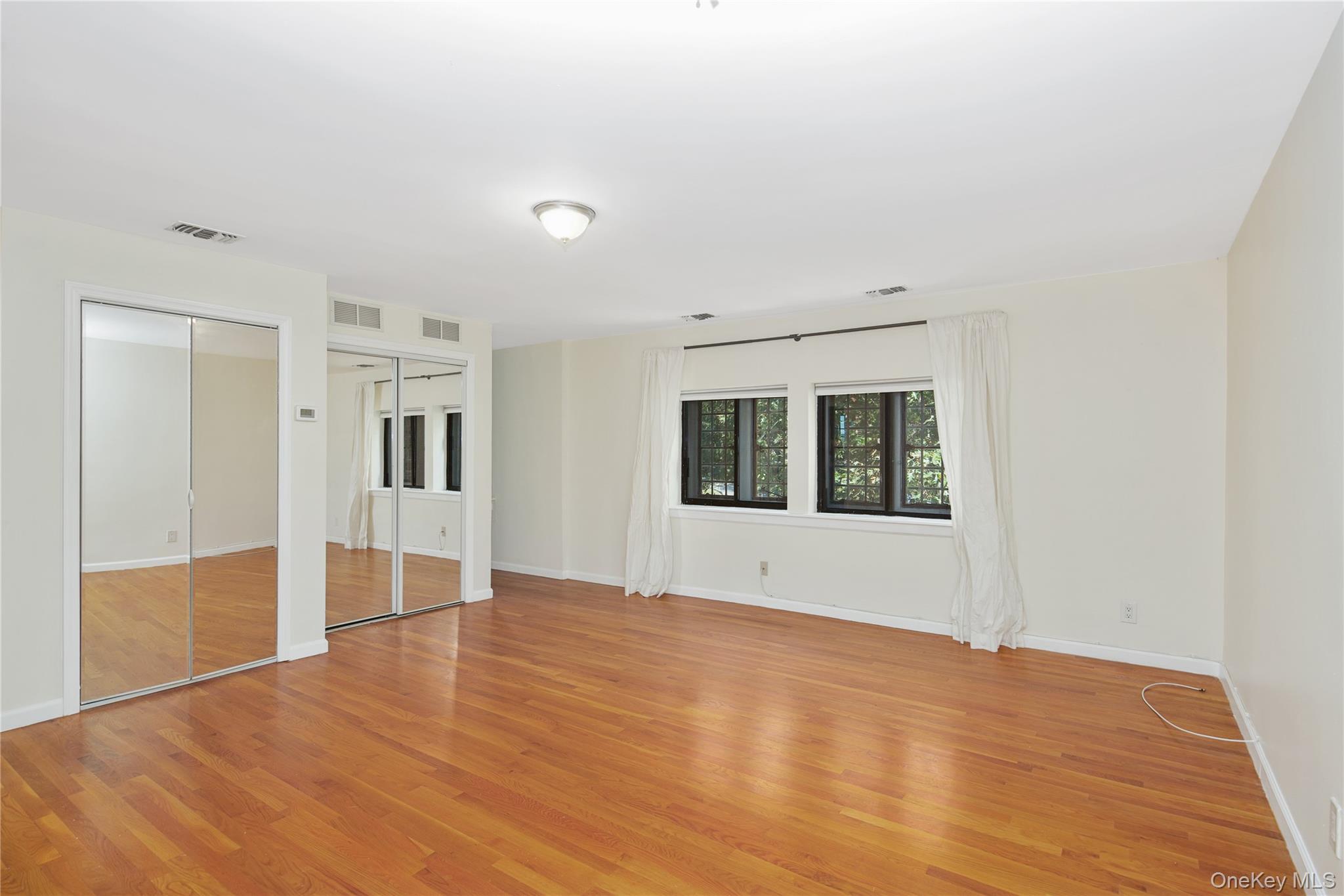 #12 photo, 403 Chateau Rive, Peekskill , NY 10566