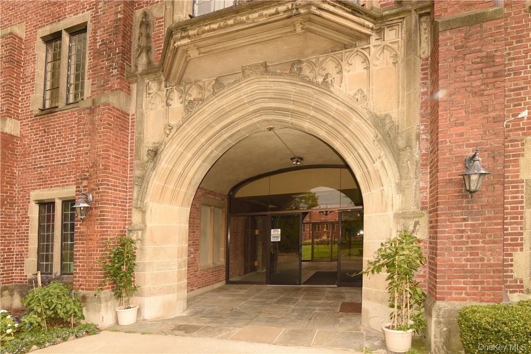 #11 photo, 304 Chateau Rive Street, Peekskill , NY 10566