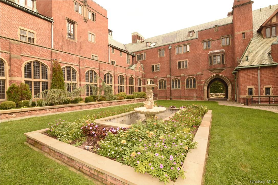 #13 photo, 304 Chateau Rive Street, Peekskill , NY 10566