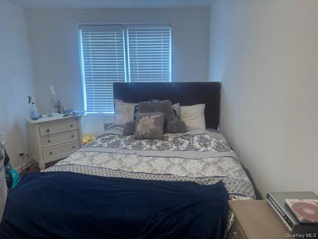 #5 photo, 2080 Barnes Avenue, Bronx , NY 10462