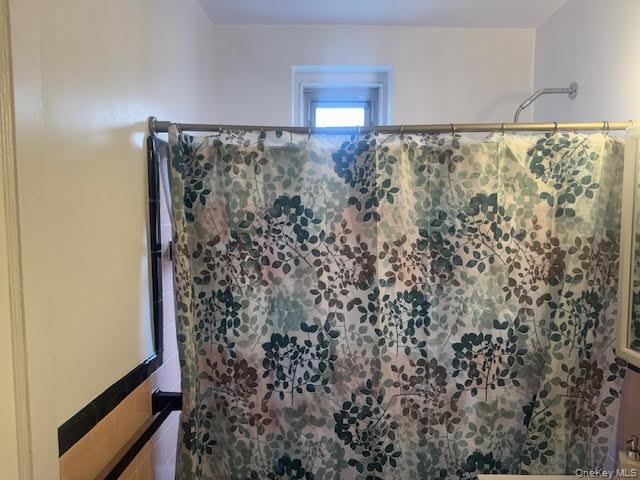 #6 photo, 2080 Barnes Avenue, Bronx , NY 10462