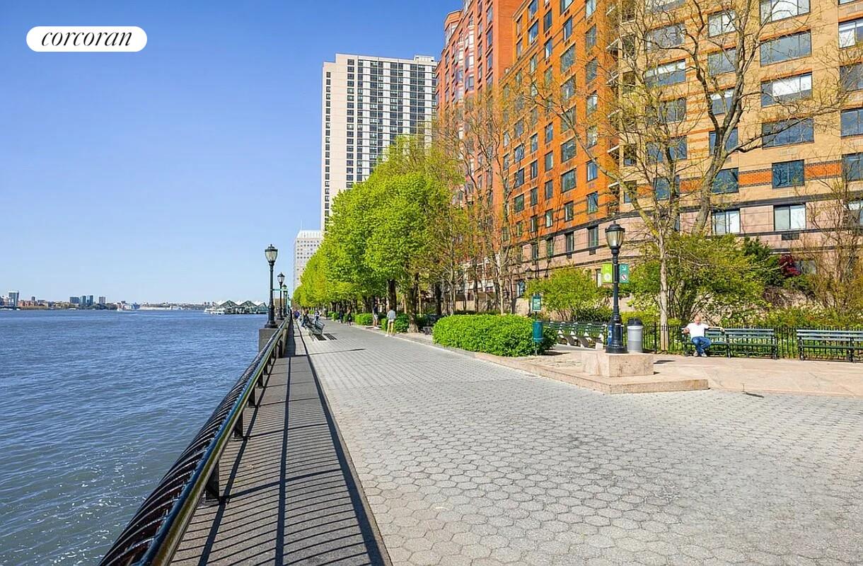 #11 photo, 333 RECTOR Place, مانهاتن Battery Park City , NY 10280