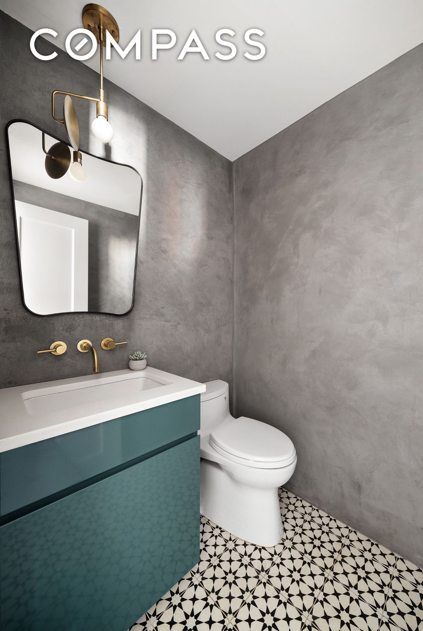 #20 photo, 334 W 19th Street, Chelsea , NY 10011