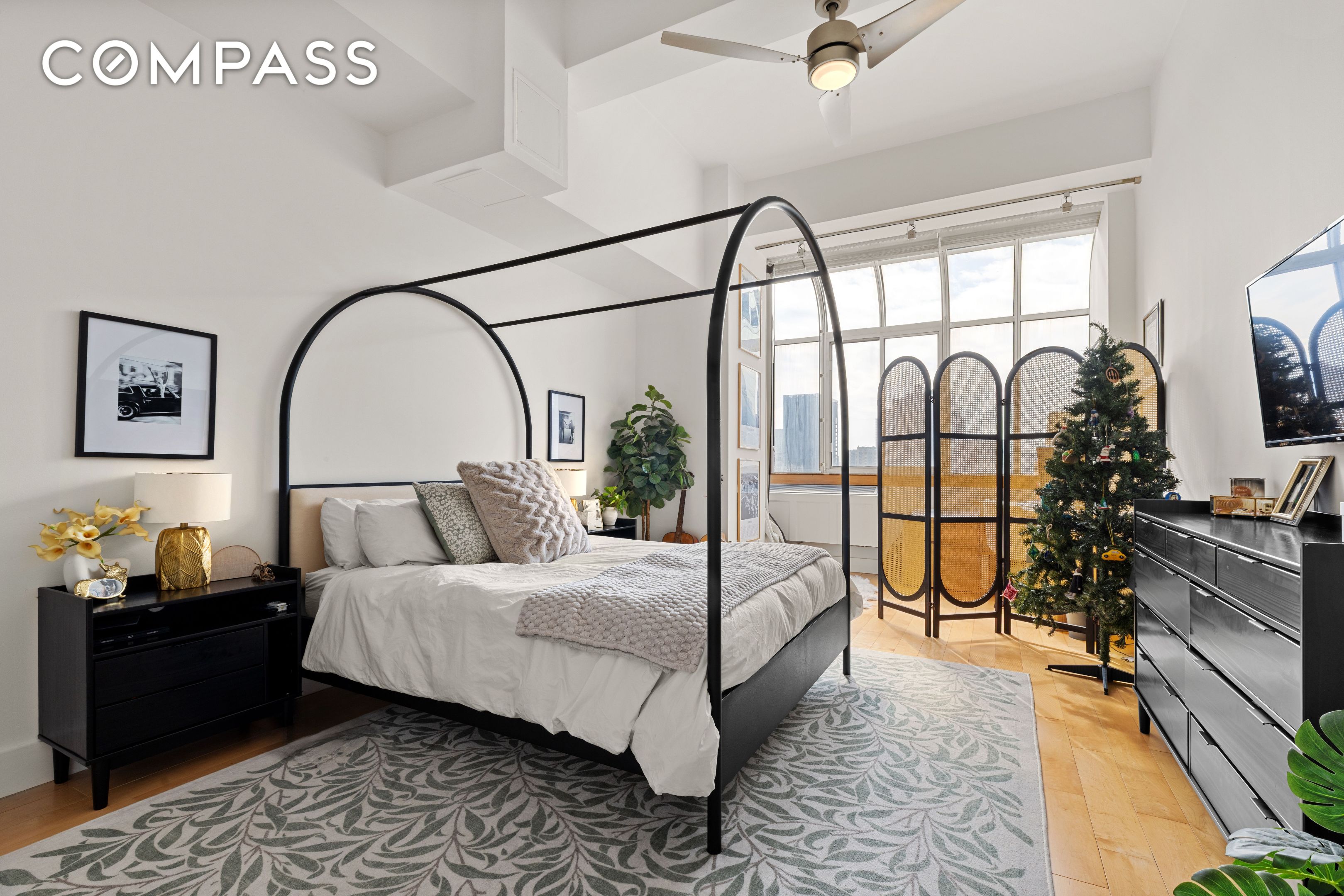 #13 photo, 310 E 46th Street, Midtown East , NY 10017