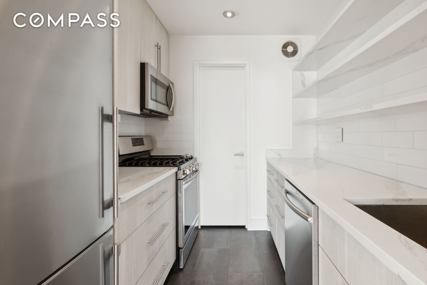 #4 photo, 310 E 46th Street, مانهاتن Midtown East , NY 10017