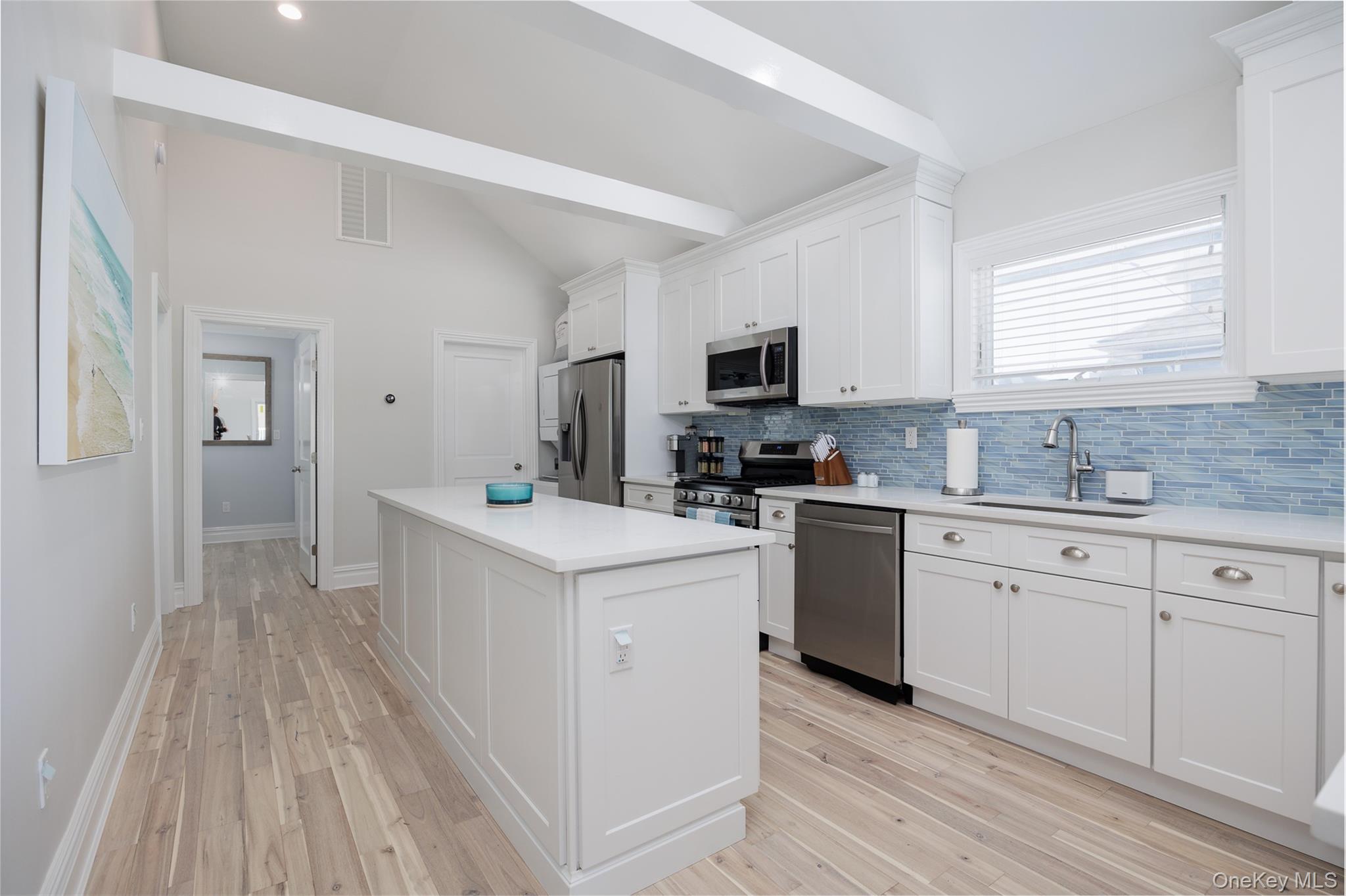 #7 photo, 24 Pennsylvania Avenue, Long Beach , NY 11561