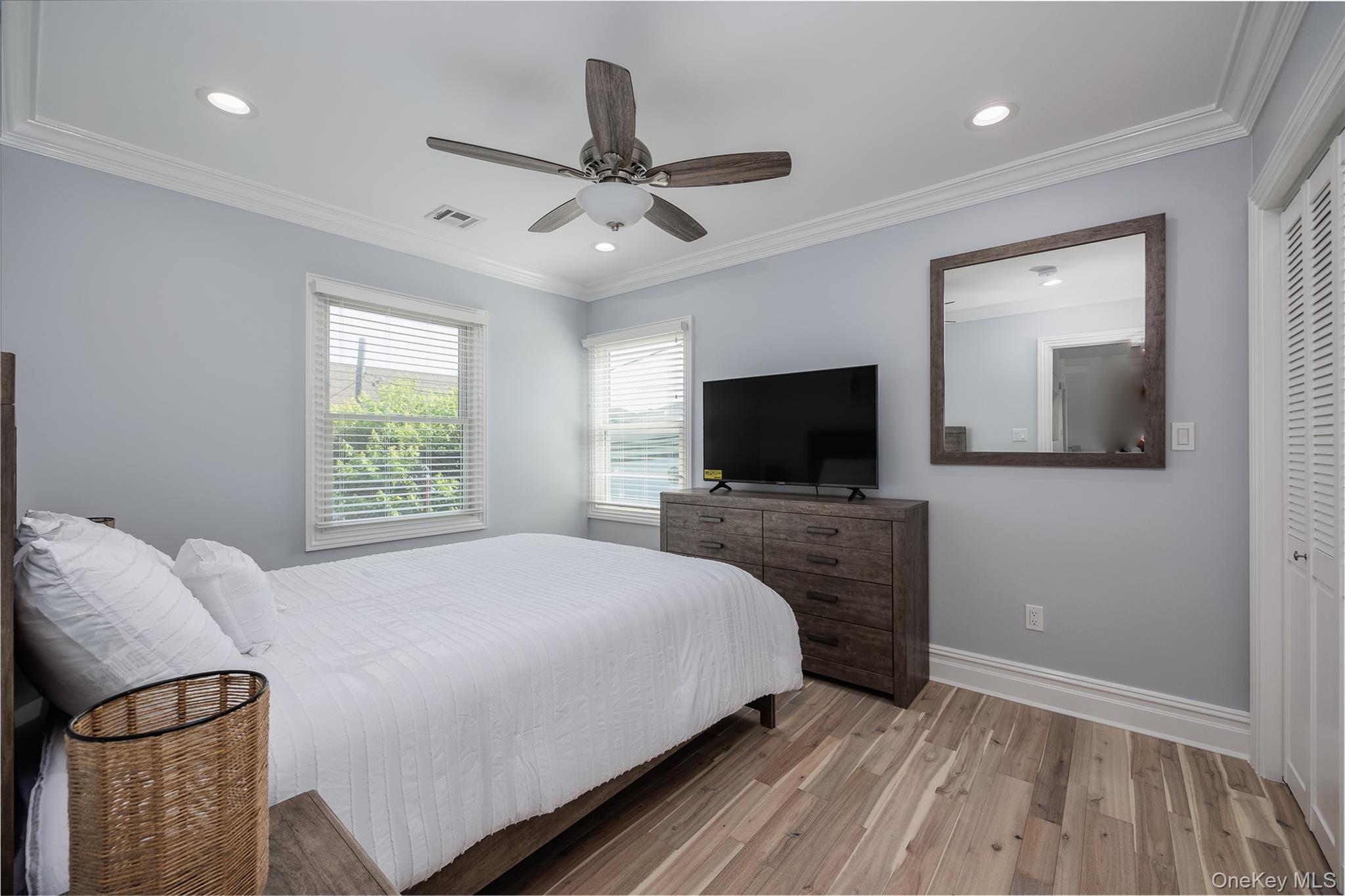 #8 photo, 24 Pennsylvania Avenue, Long Beach , NY 11561